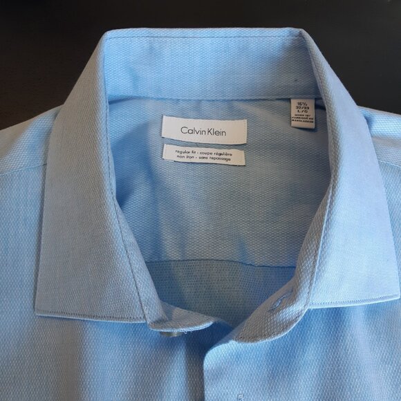 Calvin Klein SZ 16.5 Regular Fit Light Blue 100% Cotton Men's Button Up Shirt - Picture 2 of 13